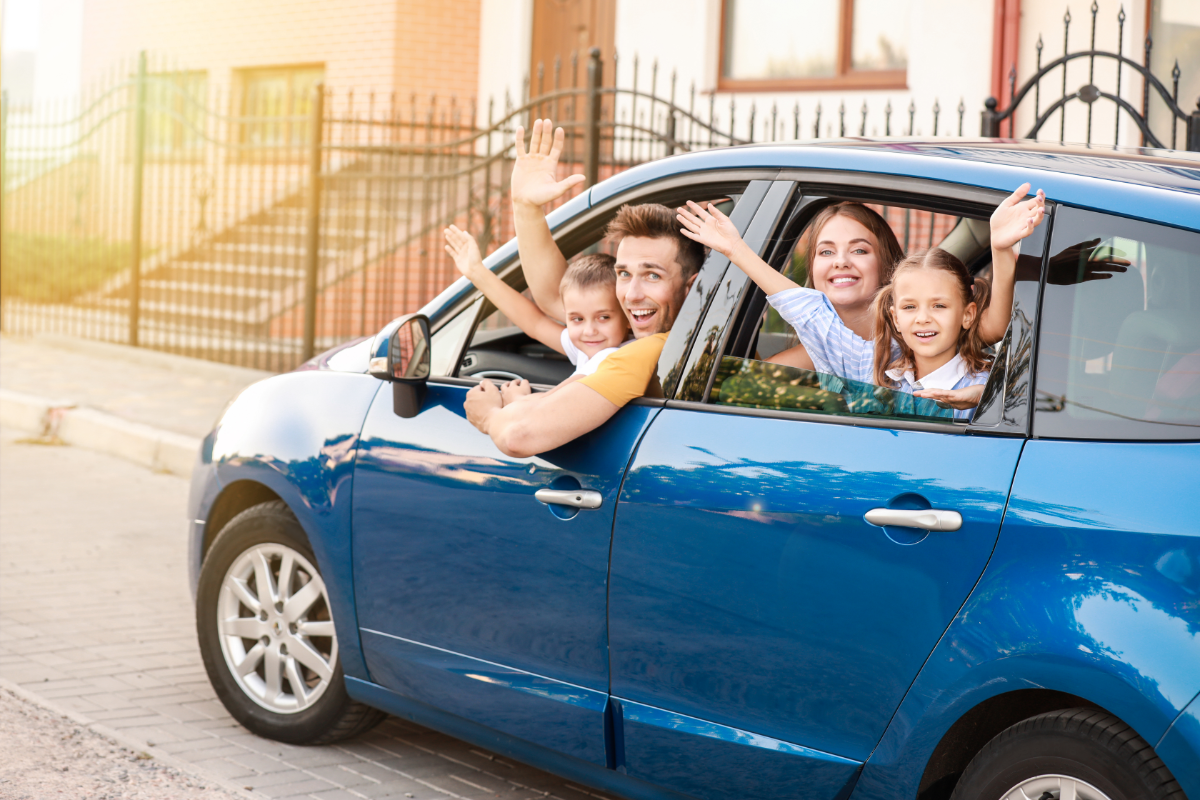 Toute la famille dans le véhicule