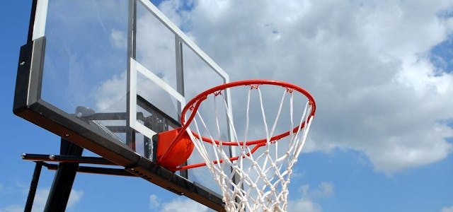 Les impacts positifs d’un terrain de basket sur la vie de famille