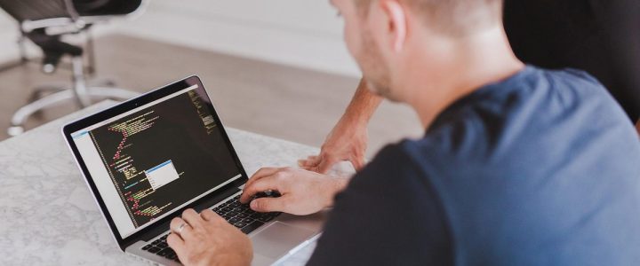 Données structurées sur site tech : le bon moment sans pénalité Google